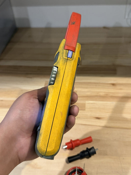 FLUKE 375 TRMS CLAMP METER W/ LEADS & CLIPS (SHIPS FAST)