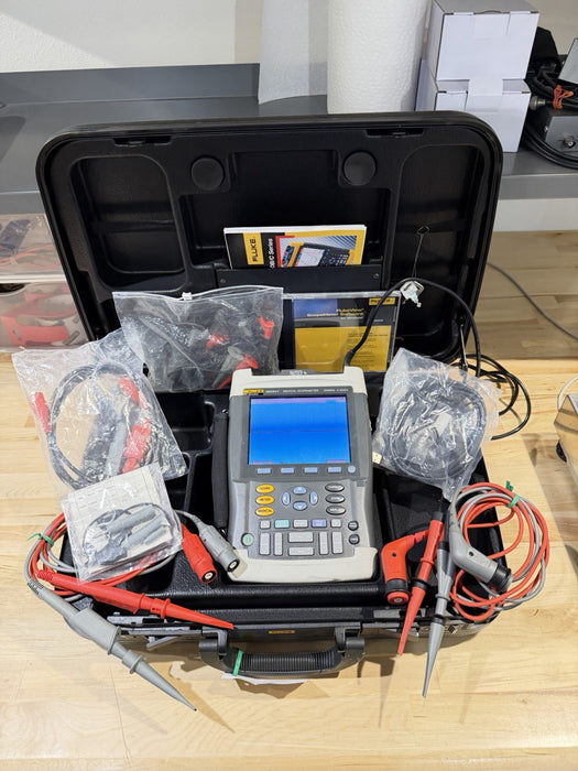 FLUKE 199XRAY MEDICAL SCOPEMETER 200MHz 2.5GS/S W/ ACCESSORIES (TESTED)