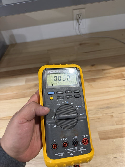 FLUKE 87 TRUE RMS MULTIMETER W/LEADS & CLIPS - SHIPS FAST