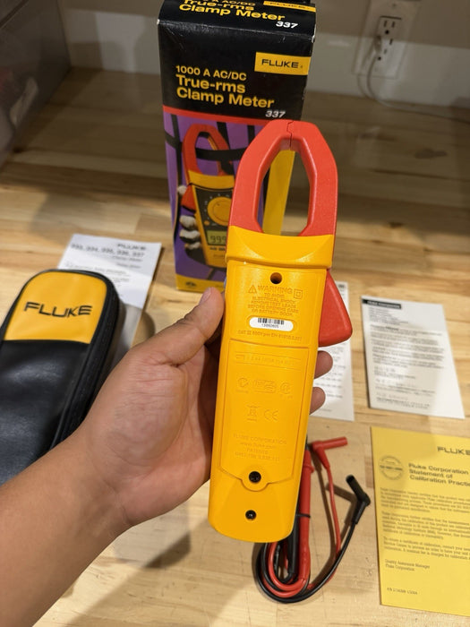 FLUKE 337 TRUE RMS CLAMP METER WITH LEADS & CLIPS RARE
