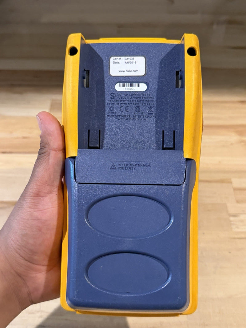 FLUKE NETWORKS DTX-CLT MAINFRAME & W/ CHARGER (TESTED)