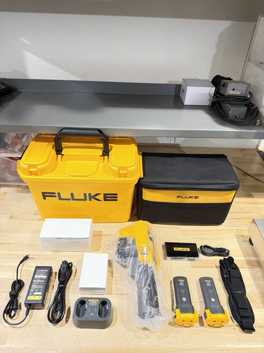 FLUKE TIR27 THERMAL IMAGER KIT 60HZ W/ BATTERIES & CHARGER (TESTED) RARE