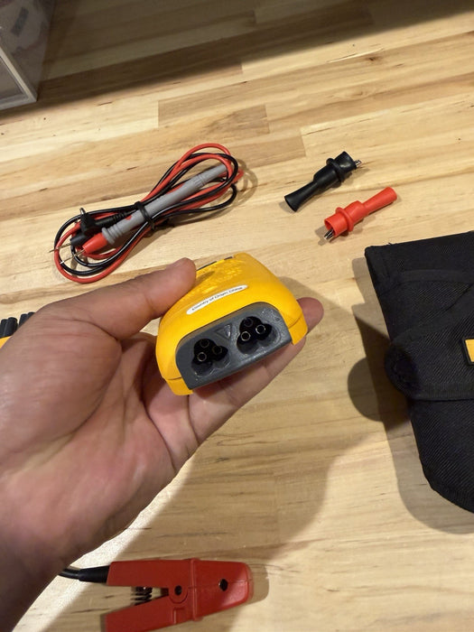 FLUKE A3004 FC WIRELESS DC CURRENT CLAMP METER NEW
