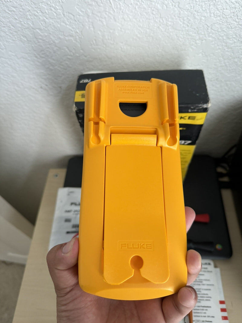 FLUKE 787 PROCESSMETER WITH BOX MANUALS & LEADS