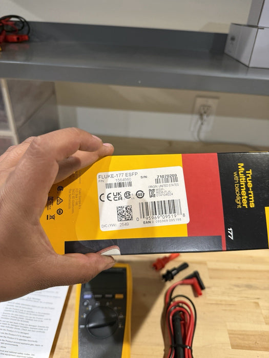 FLUKE 177 TRUE RMS DIGITAL MULTIMETER & TEMPERATURE (NEW FACTORY SEALED)MFD 2025