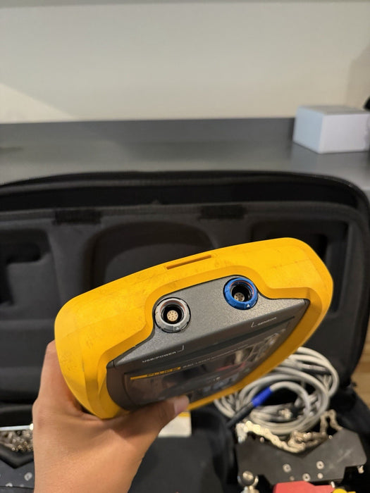 FLUKE 830 LASER ALIGNMENT TOOL WITH ACCESSORIES TESTED