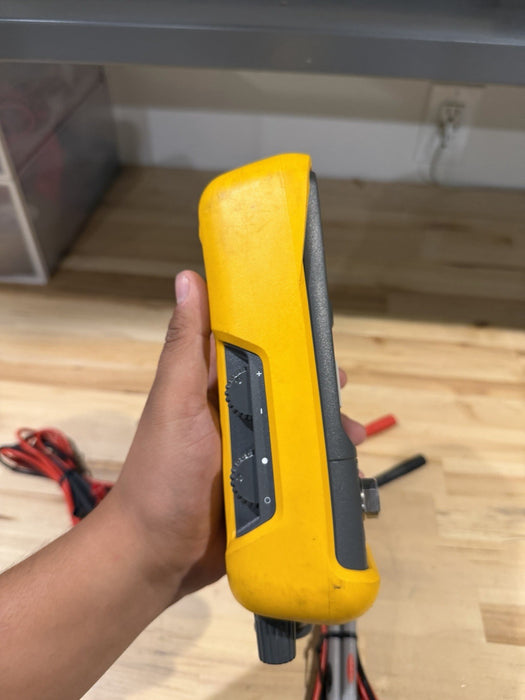 FLUKE 718 100G PRESSURE CALIBRATOR W/ ACCESSORIES (FREE SHIPPING) TESTED