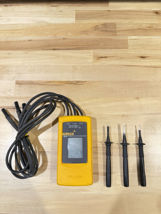 FLUKE 9040 DIGITAL PHASE ROTATION INDICATOR METER TESTED