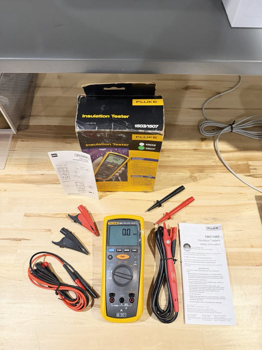 FLUKE 1507 INSULATION MULTIMETER W/ LEADS & CLIPS - SHIPS FAST (NEW)