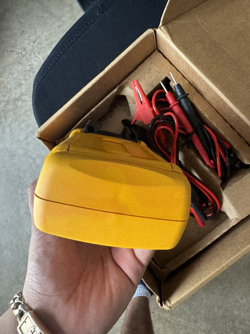 FLUKE 725 MULTIFUNCTION PROCESS CALIBRATOR WITH BOX USED