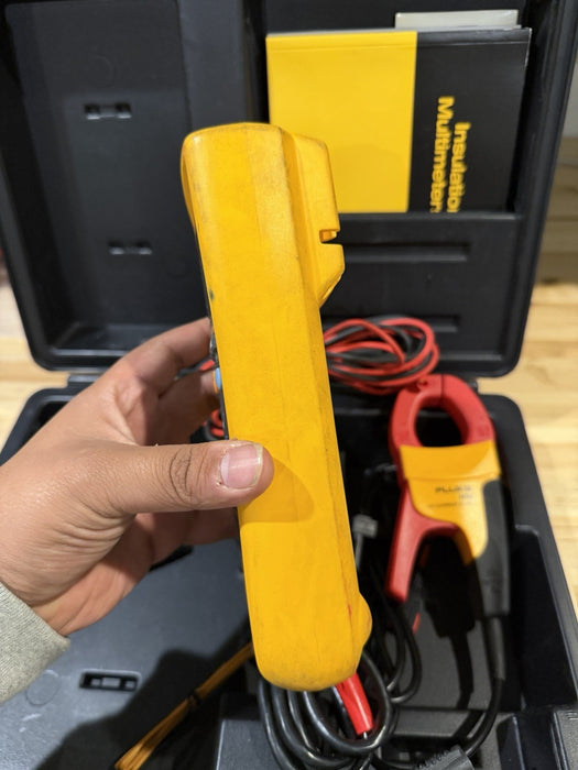 FLUKE 1587 DIGITAL INSULATION TESTER KIT W ACCESSORIES & LEADS - SHIPS FAST