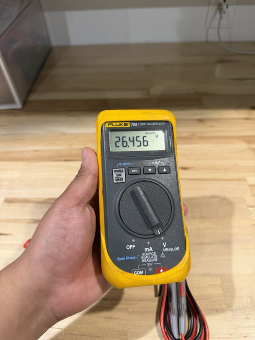 FLUKE 705 LOOP CALIBRATOR W/ LEADS & CLIPS - FREE SHIPPING