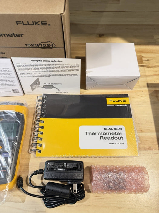 FLUKE 1524 REFERENCE THERMOMETER W/ PROBE & BAG (FREE SHIPPING) CALIBRATED 2025