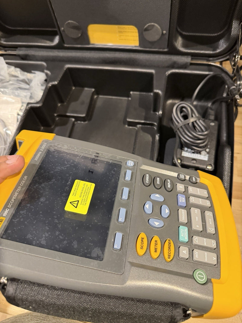 FLUKE 199C 200MHZ 2.5GS/S SCOPEMETER COLOR WITH ACCESSORIES