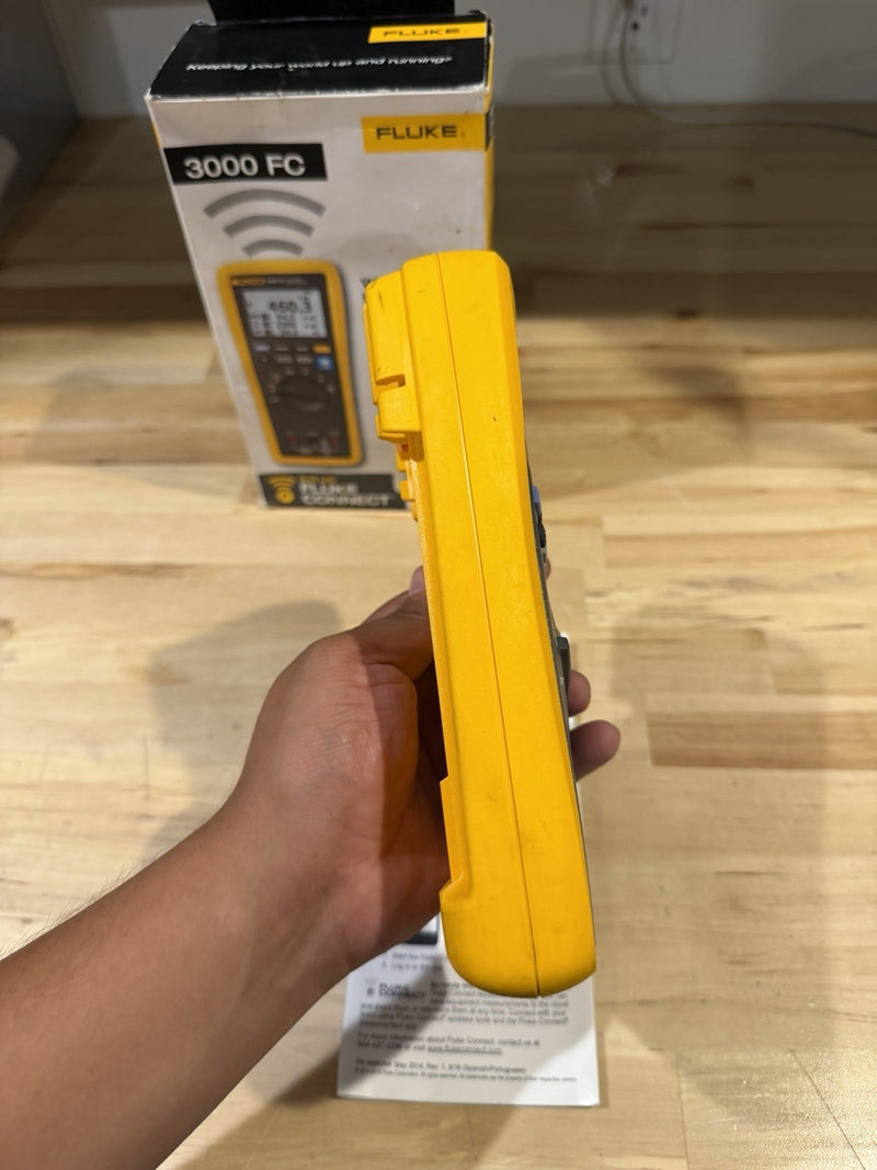 FLUKE 3000 FC WIRELESS DIGITAL MULTIMETER FOR PARTS