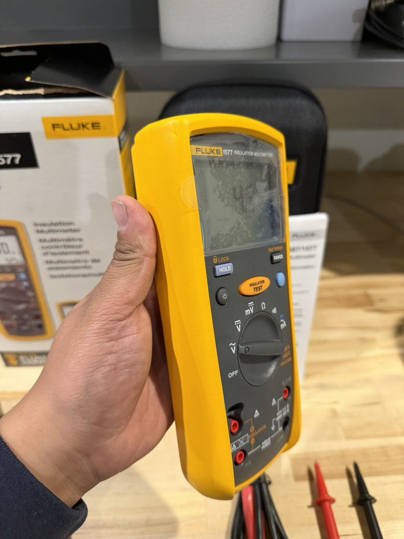 FLUKE 1577 INSULATION MULTIMETER W/ LEADS & CASE TESTED SHIPS FAST