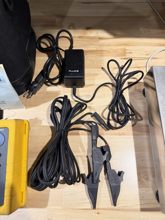 FLUKE 1735 THREE-PHASE POWER LOGGER W/ PROBES & CHARGER - FREE SHIPPING - TESTED