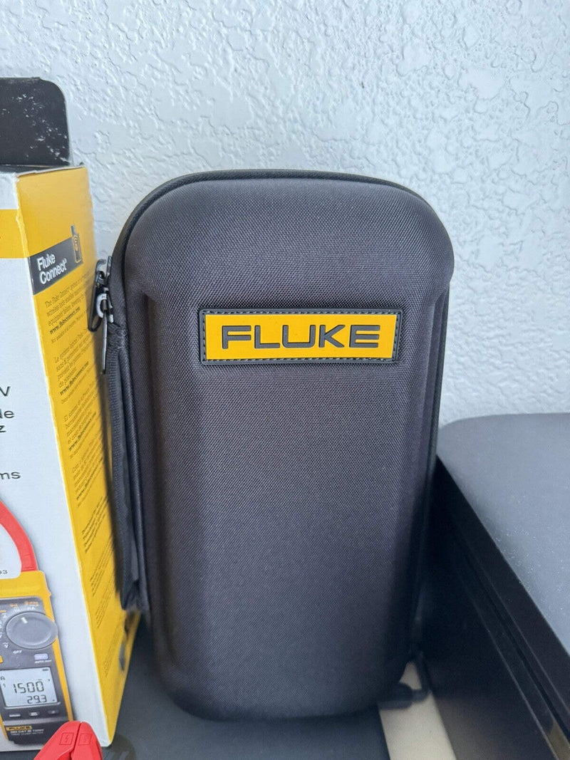 FLUKE 393 FC CAT III 1500 V TRUE-RMS CLAMP METER
