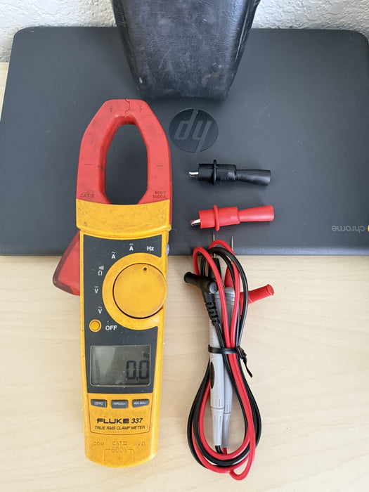 FLUKE 337 TRUE RMS AC/DC CLAMP METER WITH LEADS & BAG