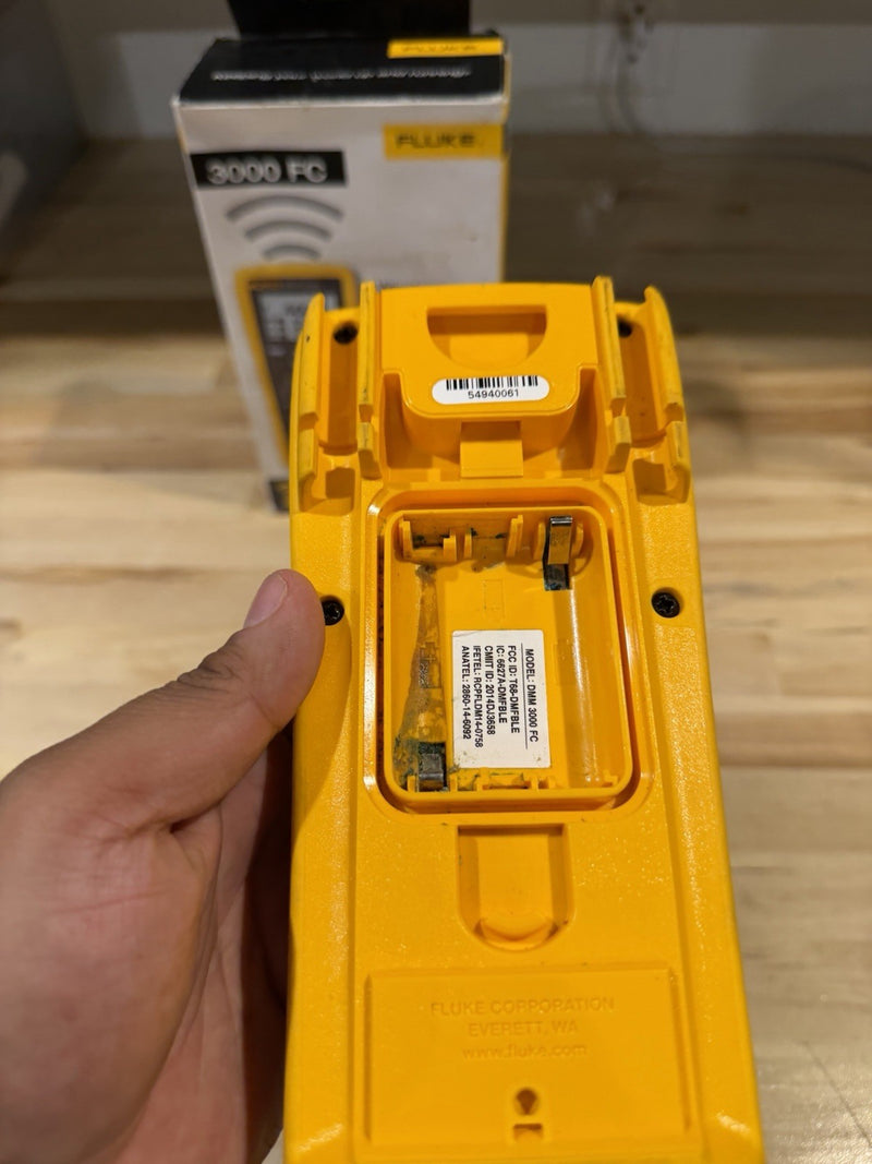 FLUKE 3000 FC WIRELESS DIGITAL MULTIMETER FOR PARTS