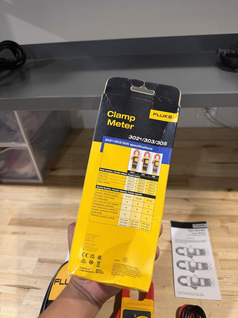 FLUKE 302+ CLAMP METER (NEW SEALED) SHIPS FAST