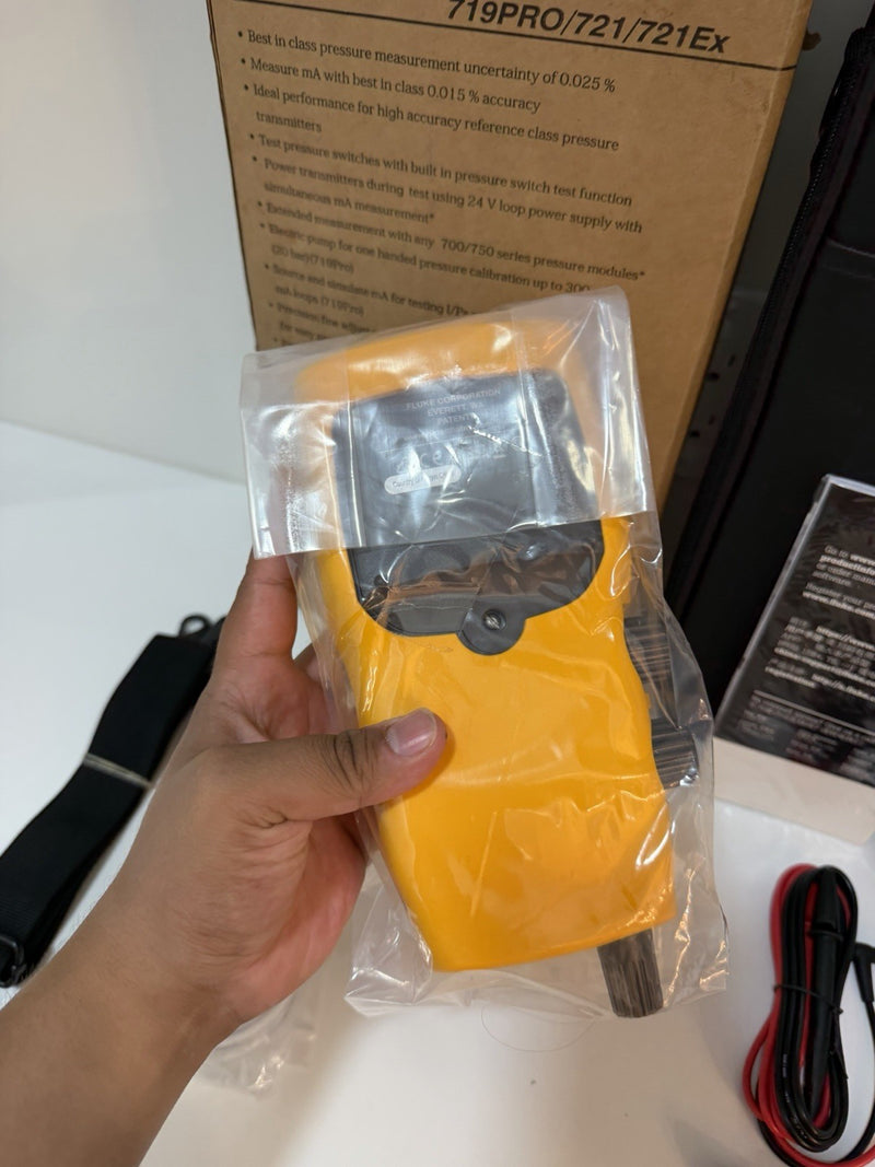 FLUKE 719 PRO 300G ELECTRIC PRESSURE CALIBRATOR