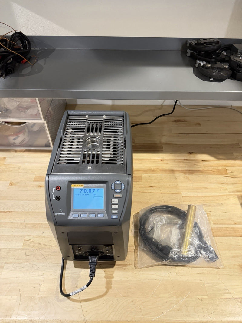 FLUKE 9143 FIELD METROLOGY WELL +33C TOA 350 C DRY BLOCK /TESTED SHIPS FREE