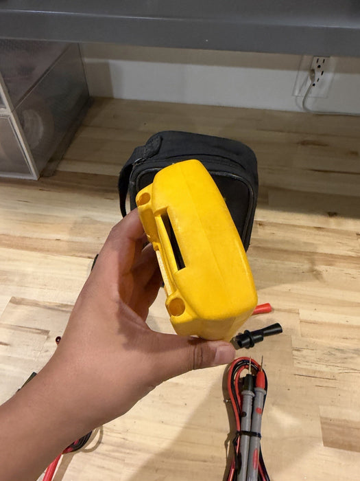 FLUKE 87V TRUE RMS MULTIMETER KIT W/ LEADS (TESTED) SHIPS FAST