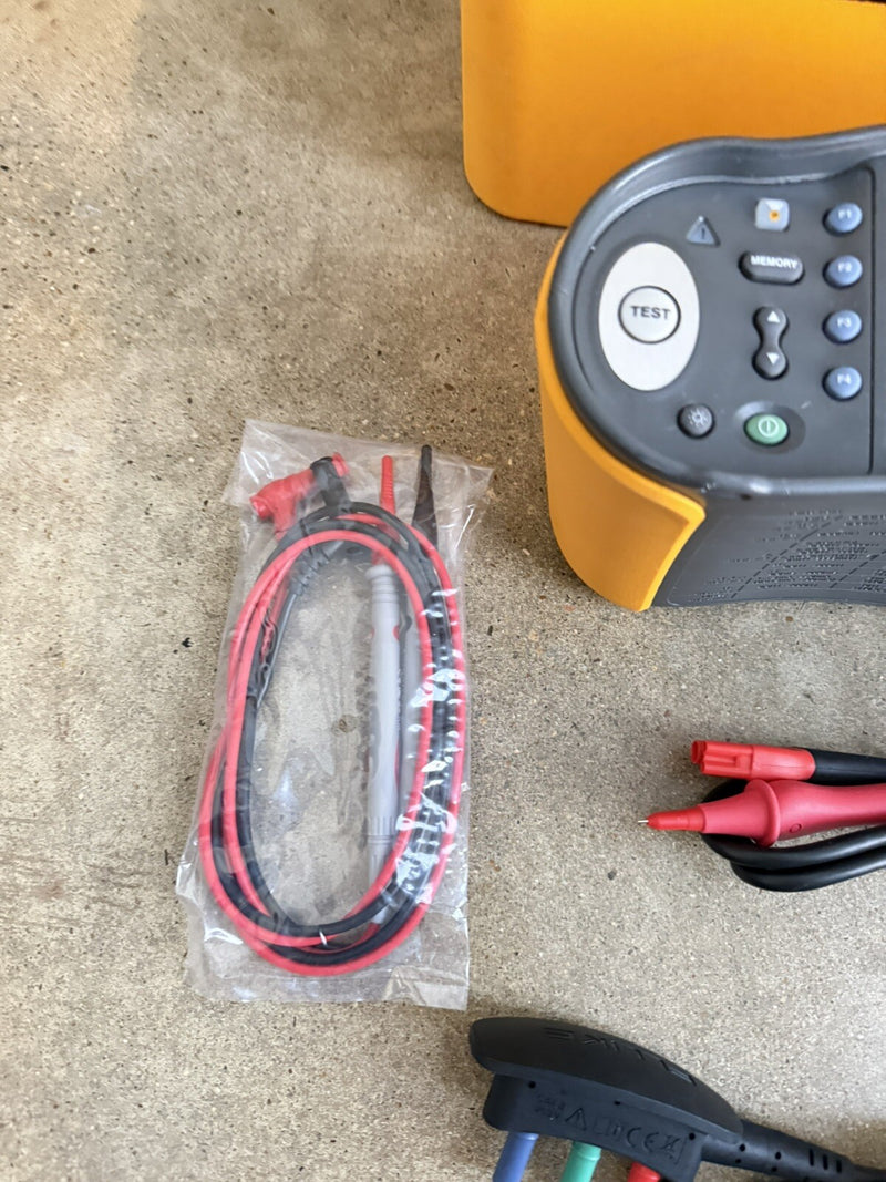 FLUKE 1664 FC US MULTIFUNCTION TESTER WITH TL220 LEAD KIT TESTED