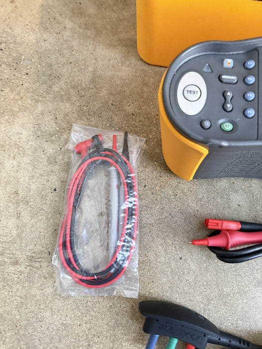 FLUKE 1664 FC US MULTIFUNCTION TESTER WITH TL220 LEAD KIT TESTED