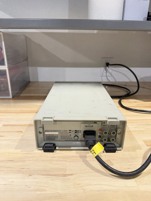 FLUKE 8842A MULTIMETER W/ LEADS & CLIPS / CHARGER - FREE SHIPPING