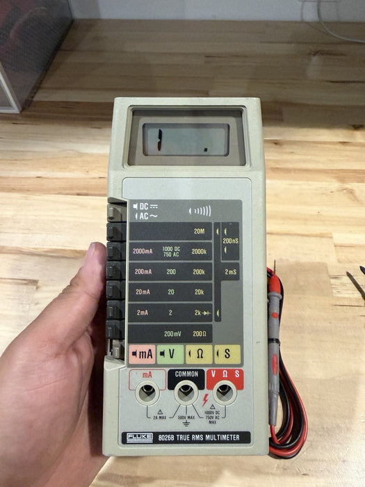 FLUKE 8026B TRUE RMS MULTIMETER W/ LEADS & CLIPS (TESTED) SHIPS FAST