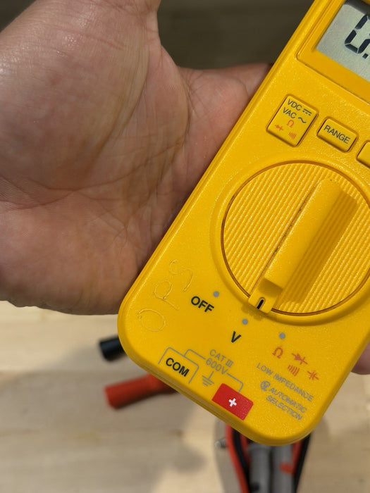 FLUKE 12B MULTIMETER W/ LEADS & CLIPS (TESTED) SHIPS FAST