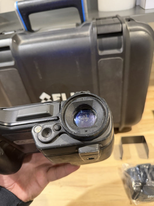 FLIR T440 THERMAL IMAGING CAMERA W/ ACCESSORIES & CASE (TESTED) FREE SHIPPING