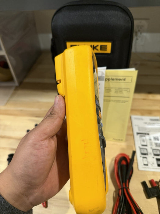 FLUKE 1587 FC INSULATION MULTIMETER W/ LEADS & CASE (TESTED) SHIPS FAST