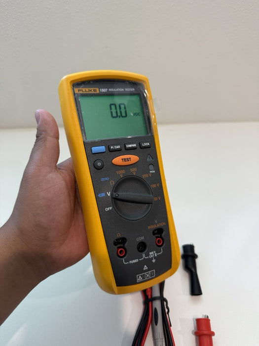 FLUKE 1507 INSULATION MULTIMETER WITH LEADS & CLIPS