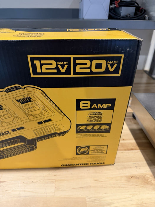 DEWALT DCB104 20V MAX MULTIPORT SIMULTANEOUS FAST CHARGER (NEW FACTORY SEALED)