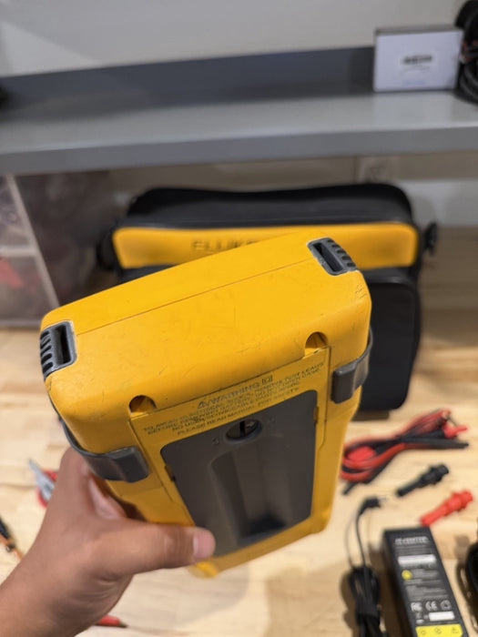 FLUKE 754 DOCUMENTING PROCESS CALIBRATOR WITH ACCESSORIES TESTED