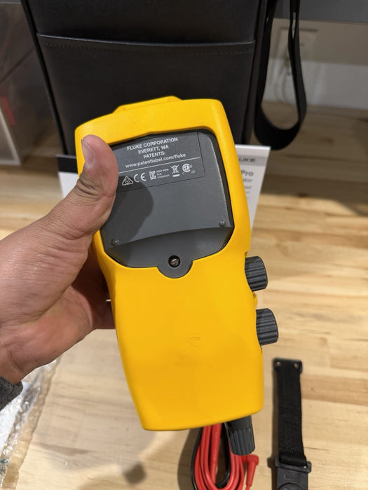 FLUKE 719PRO 30G PRESSURE CALIBRATOR KIT (TESTED) NEW SEALED - FREE SHIPPING