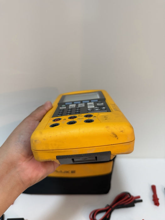 FLUKE 743B DOCUMENTING PROCESS CALIBRATOR W/ LEADS & ACCESSORIES (FREE SHIPPING)