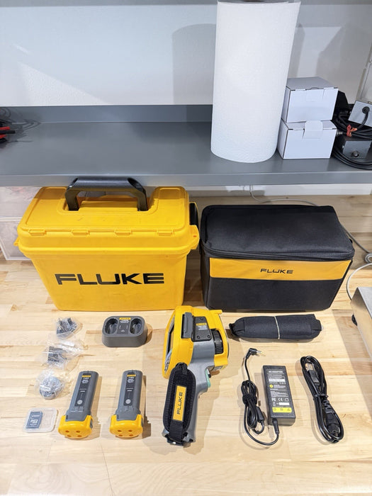 FLUKE Ti401-PRO 60HZ THERMAL IMAGER KIT W / ACCESSORIES - FREE SHIPPING