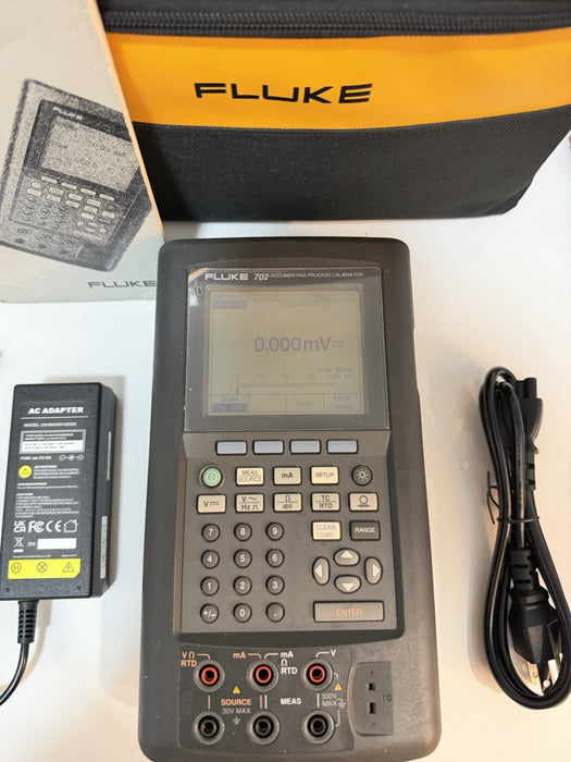 FLUKE 702 DOCUMENTING PROCESS CALIBRATOR WITH ACCESSORIES TESTED