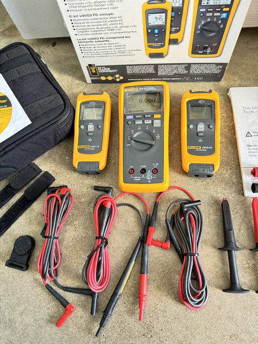 Fluke V3003 FC KIT FC Wireless Kit With DMM, AC+DC Voltage Modules - NEW