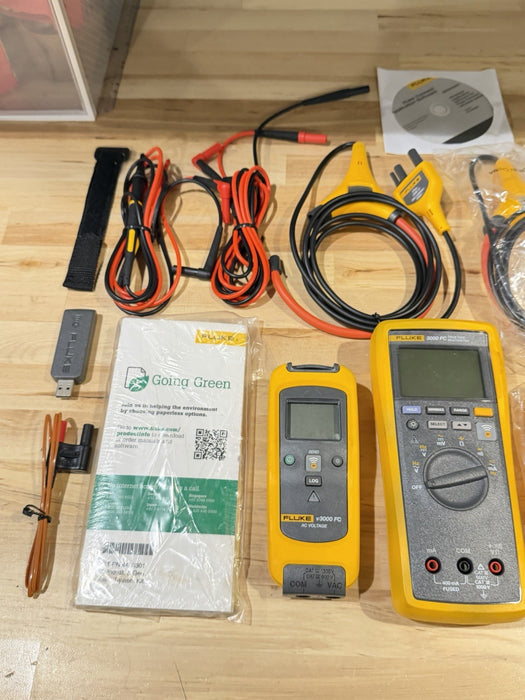 FLUKE 3000 FC IND WIRELESS MULTIMETER KIT W/ ACCESSORIES (FREE SHIPPING)