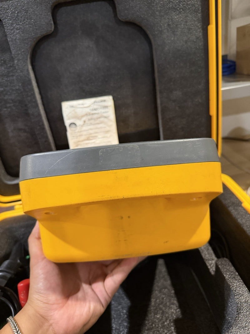 FLUKE 1555 10KV INSULATION TESTER WITH ACCESSORIES TESTED