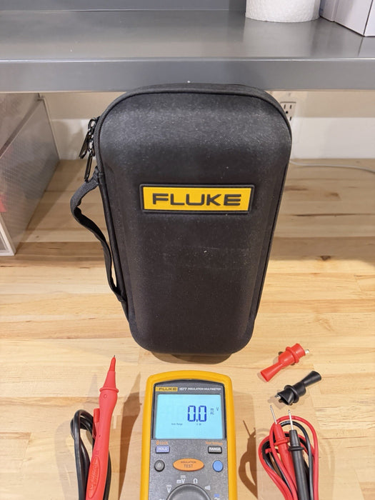 FLUKE 1577 INSULATION MULTIMETER W/ LEADS & CASE (TESTED) SHIPS FAST NEW SEALED