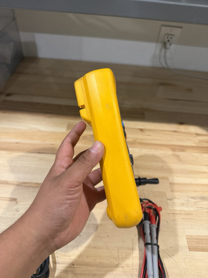 FLUKE 1507 INSULATION MULTIMETER W/ LEADS & CLIPS - SHIPS FAST