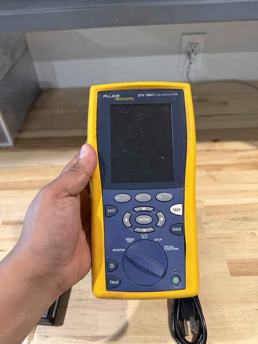 FLUKE NETWORKS DTX-1800 MAINFRAME & W/ CHARGER (TESTED)