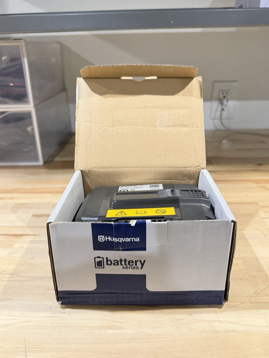 HUSQVARNA BLi300 - 36V 9.0 AH BATTERY NEW OEM 967071902 (NEW FACTORY SEALED)