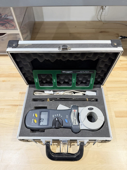 MEGGER DET20C DIGITAL EARTH TEST CLAMP METER & CASE - FREE SHIPPING (TESTED)
